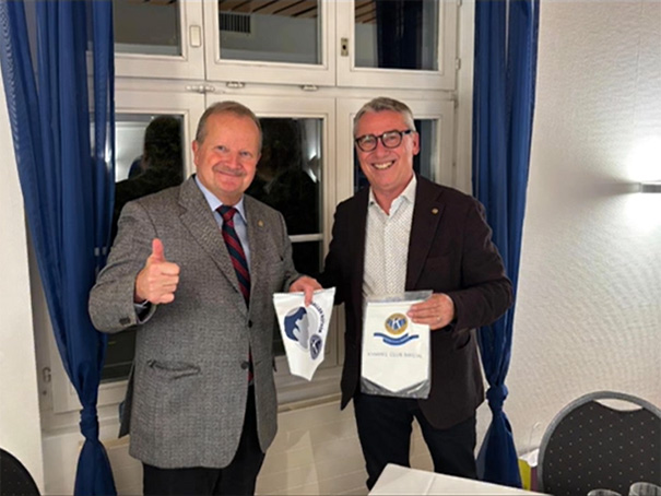 Kiwanis Gouverneur Wolgang wünscht schöne Festtage